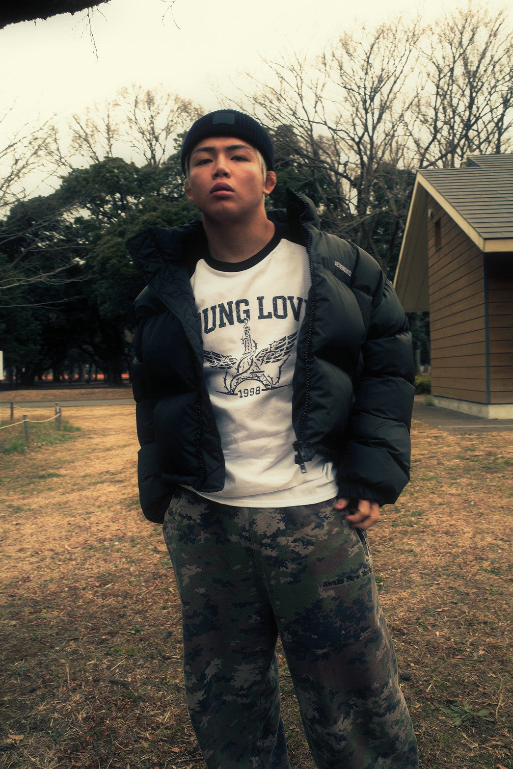 2026新作YOUNG LOVEラグランT【ブラック】